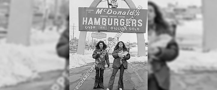 The Story Behind The Iconic Eddie Van Halen & David Lee Roth ‘Under The McDonalds Arch’ Photo